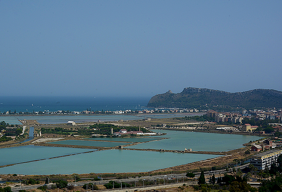 Condono, ai sensi della legge 47/85 e della l.r. 23/85 per ottenere la sanatoria delle unità residenziali ubicate in Cagliari – Località “Medau su Cramu” e Piano Territoriale Paesaggistico Monte Urpinu-Molentargius. Sent. 822 del 22 novembre 2024, Pres. Buricelli, Rel. Montixi.